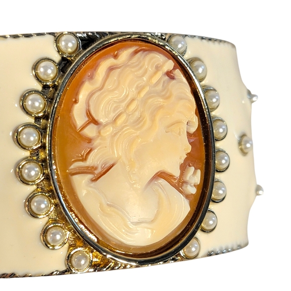 Amedeo NYC 14K GP Oval Cornelian Cameo Hinged Cuff Bangle Bracelet White & Gold - Picture 2 of 6